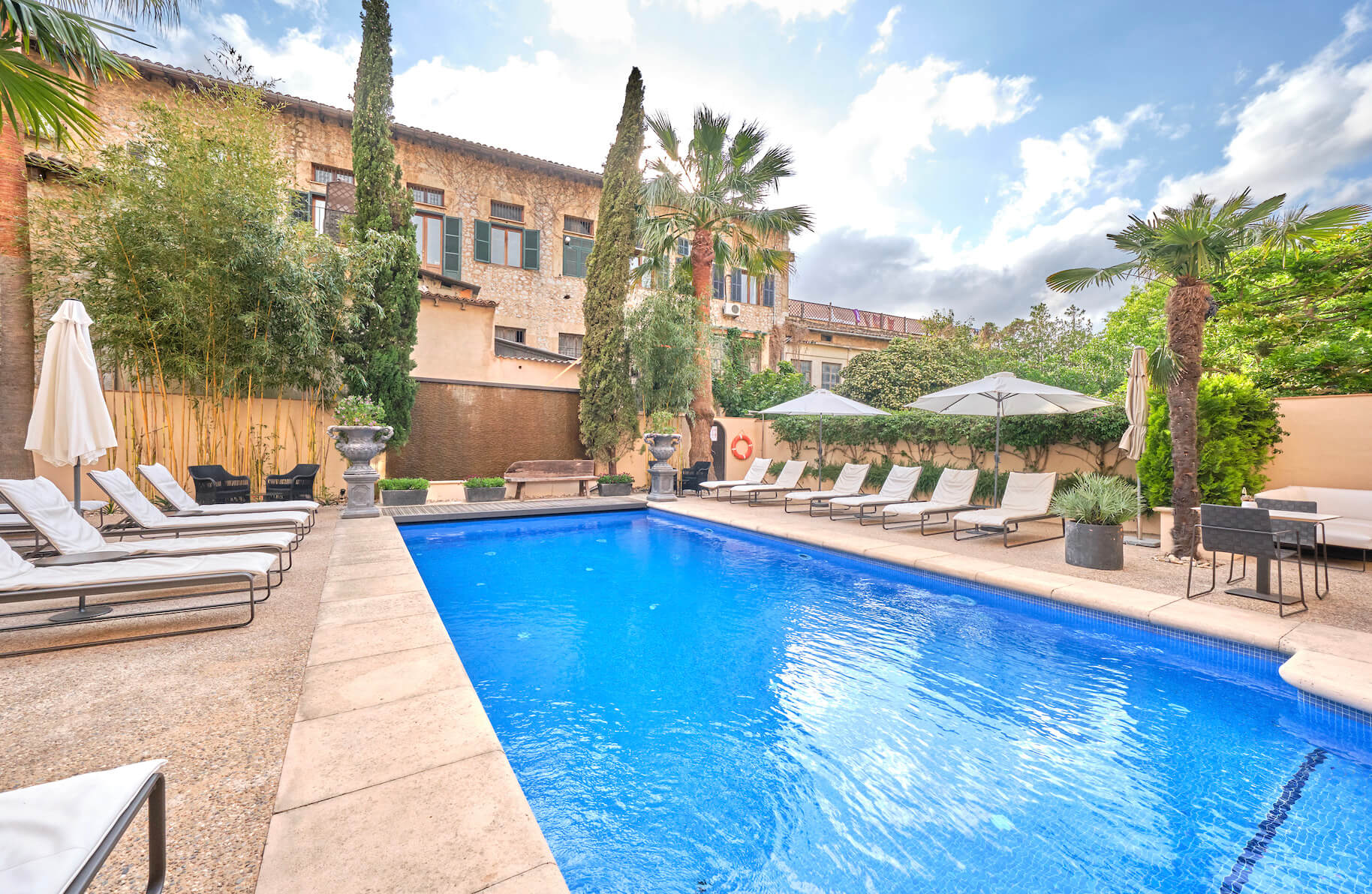 LUXURIA LIFESTYLE'S INTERNATIONAL GROUP EDITOR TRAVELS TO MALLORCA TO REVIEW 3 PREMIUM HOTELS